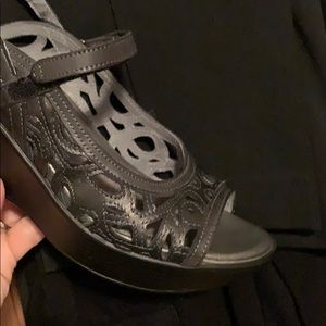 Naot Deluxe wedge sandals